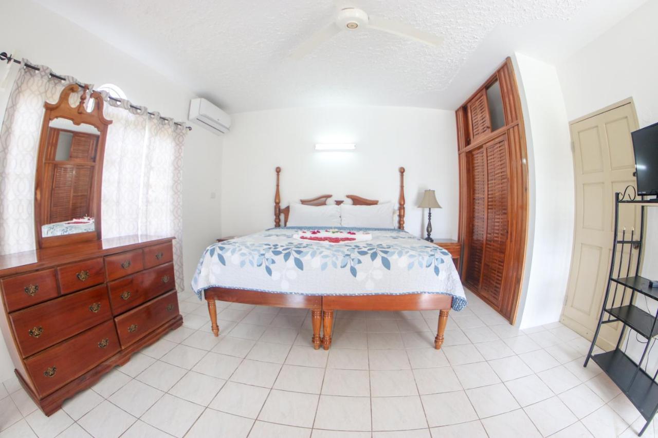 Van Villa Guesthouse Negril Exteriör bild