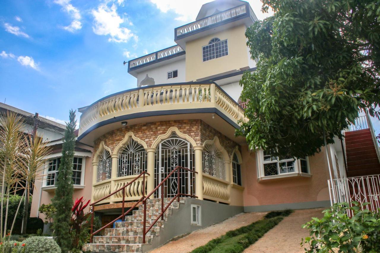 Van Villa Guesthouse Negril Exteriör bild