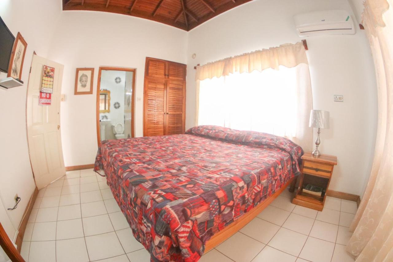 Van Villa Guesthouse Negril Exteriör bild